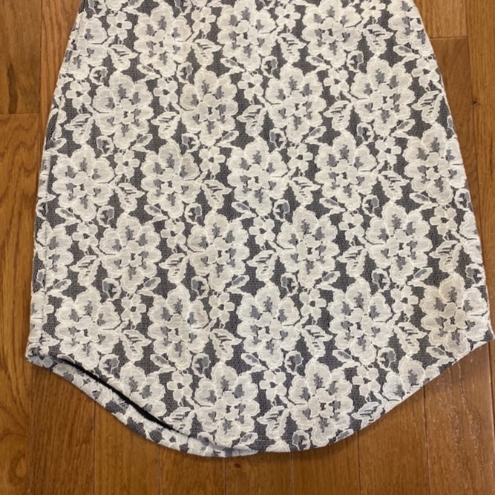 Blanc Bodycon lace dress size small - Picture 5 of 10